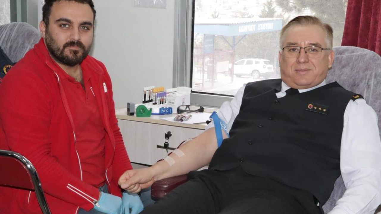 Jandarma personeli  Kan bağışında bulundu