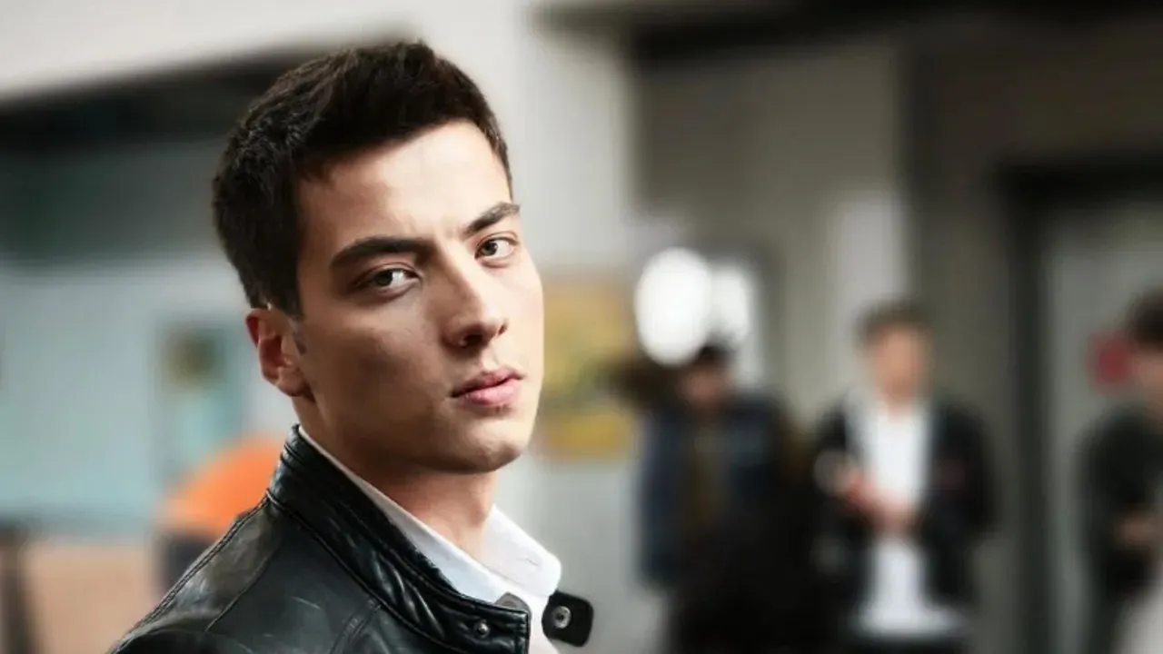 Atakan Özkaya Zirvede, Engin Akyürek Listede! Haftanın En Popüler Erkek Oyuncuları