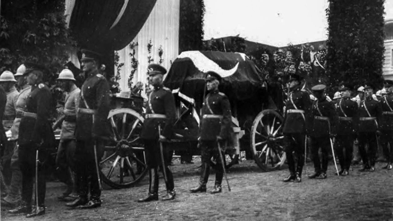Kederin Arşiv Fotoğrafları: Atatürk'ün Ebediyete İntikalinin 87. Yılında Büyük Veda - Yozgat Haber - Yozgat Son Dakika Haberleri