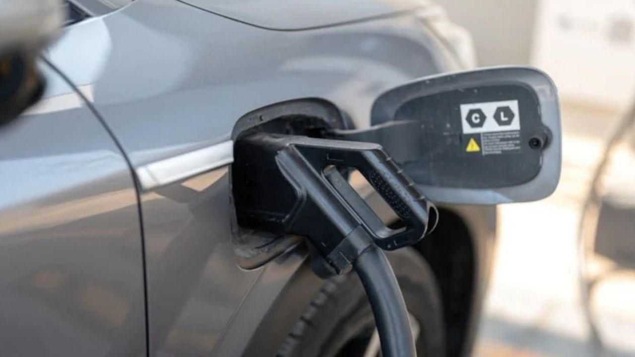 2026'nın en iyi elektrikli otomobilleri seçildi peki listenin zirvesinde kim var?