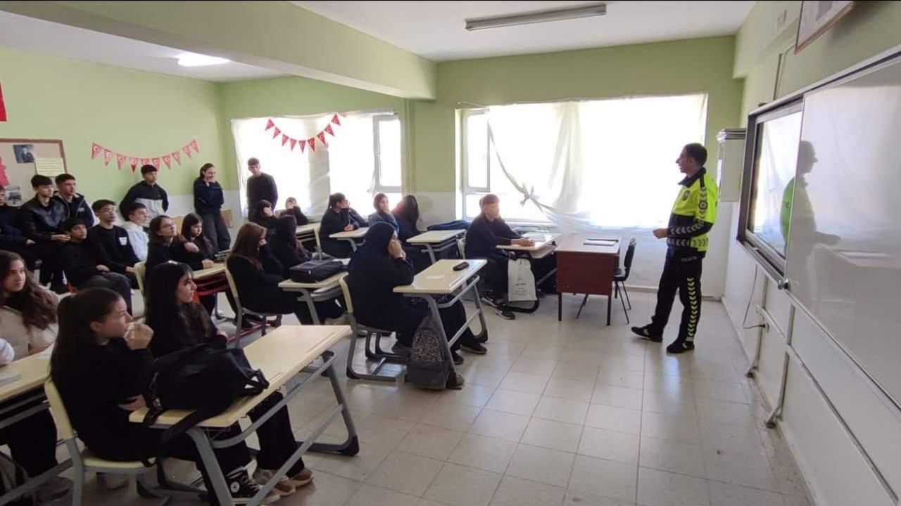 Yozgat'ta Polisten Öğrencilere Trafik ve Güvenlik Eğitimi