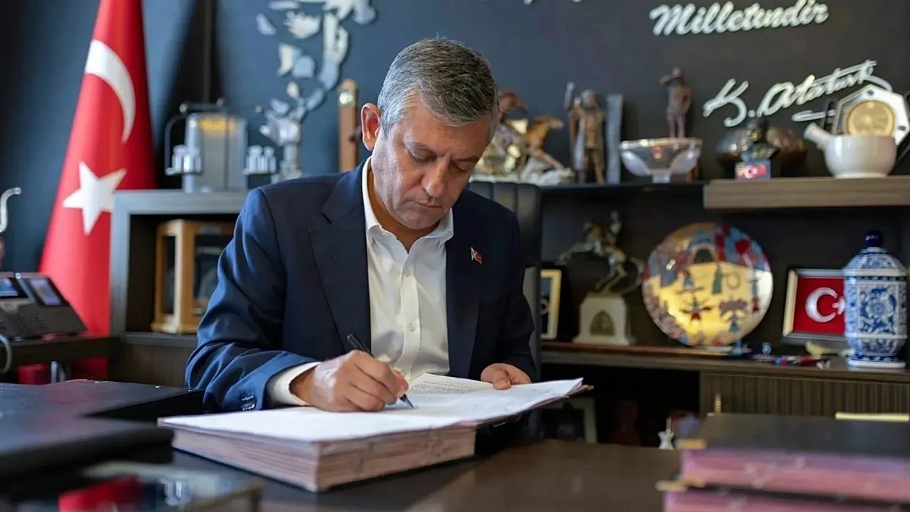 YENİ Parti'de Yeni Dönem! Özgür Özel'in MYK Listesi Netleşti