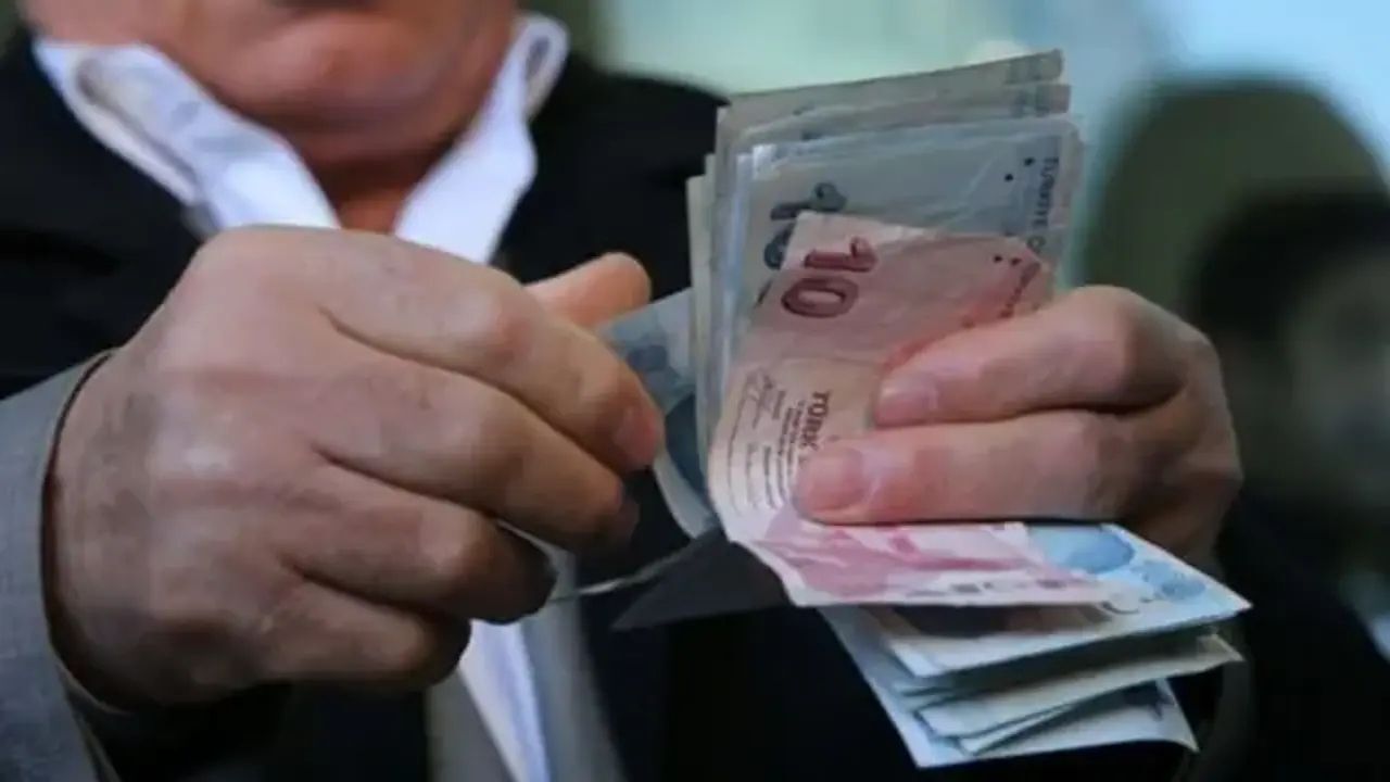 Emekli Promosyonlarında Yarış Kızıştı! 35 Bin TL’ye Varan Ödeme: İşte Güncel Banka Listesi