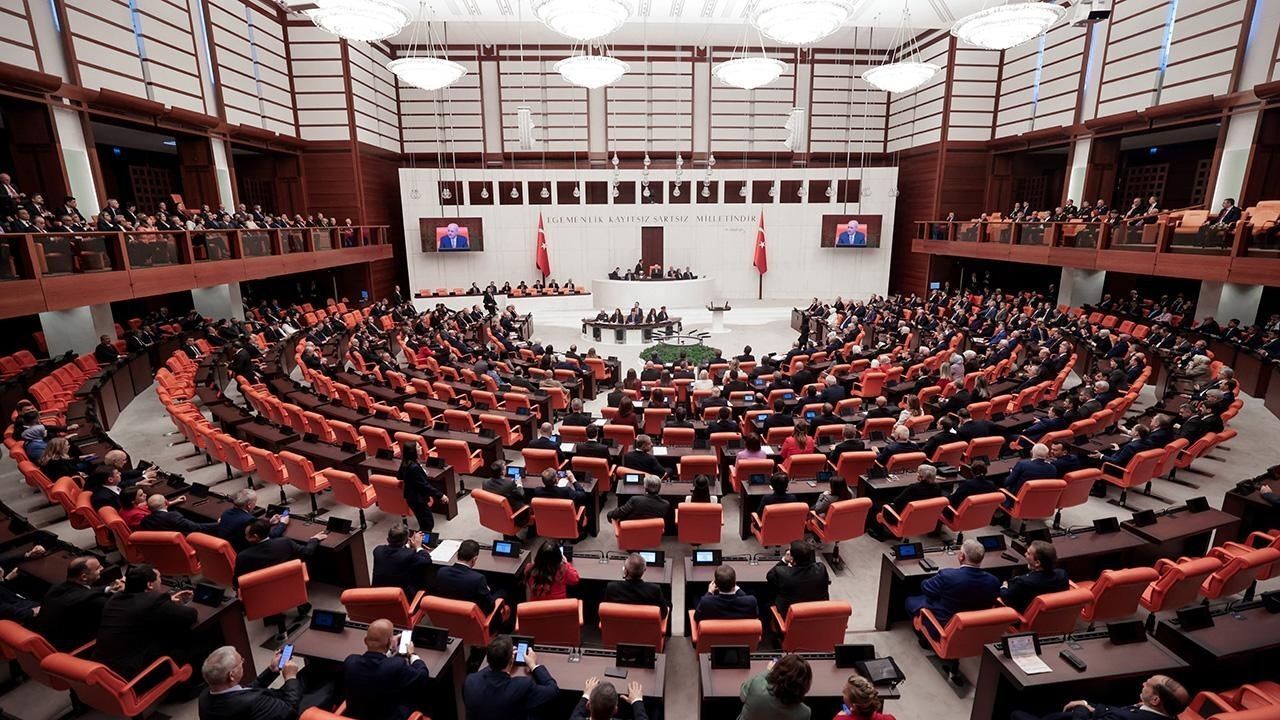 Mecliste Sandalye Dağılımı Değişti: AK Parti Vekil Sayısını 280'e Çıkardı
