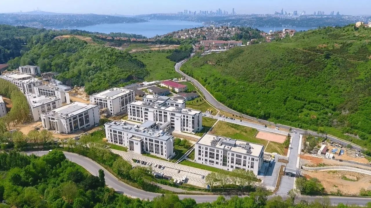 Türk Alman Üniversitesi eğitime devam ediyor mu?