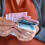Ev hanımlarına emeklilik mi geliyor? 40 maddelik teklif TBMM'ye sunuldu