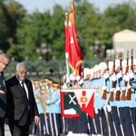 Erdoğan Abbas'ı Külliyede karşıladı: 21 pare top atışı ve 16 Türk devleti bayrağı
