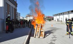 Öğrencilere yangına müdahale eğitimi verildi