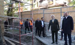 Başkan Altay iki önemli selçuklu eserindeki restorasyon çalışmalarını inceledi