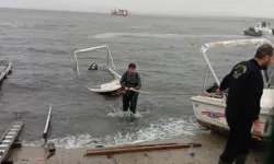 Kocaeli'de batan tekneler kıyıya çıkarıldı!