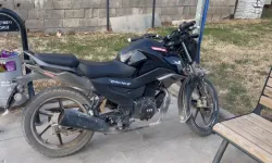 Adıyaman polisi çalınan motosiklet sahibine teslim etti