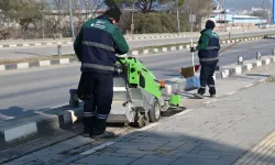 Kampüs yolundaki bisiklet yolu yenileniyor