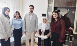 AK GENÇLİK YÜREKLERİ ISITTI EL ÖPTÜLER DUA ALDILAR!