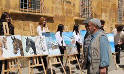 TARİHİ MEKANDA  GENÇ  FIRÇALARDAN  SANAT ESİNTİSİ