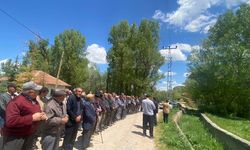 Yozgat’ta vatandaşlar yağmur duasına çıktı