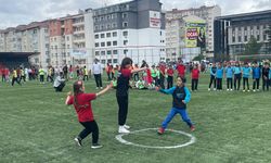 GELENEKSEL OYUNLARLA  DOYASIYA EĞLENDİLER