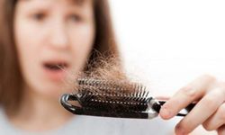 Her gün Saç Yıkamak Zararlı Mı? Saç Dökülmesini Durdurmak İçin Ne Yapılması Gerekiyor?