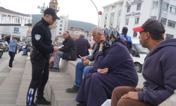 Polisten Yozgat’ta Halkına Dolandırıcılığa Karşı Bilgilendirici Afişler