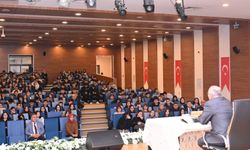 Yozgat'ta Gençlerin Yoğunluk Gösterdiği Konferans Dolu Dolu Geçti