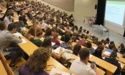 Üniversitelerde yaz tatili kalkıyor!