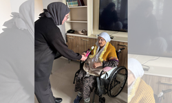 Yozgat Bozok Üniversitesi Öğrencilerinden Huzurevinde Anlamlı Buluşma