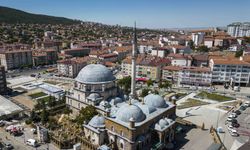 "İNSAN, HUZURU İBADETLE ELDE EDER