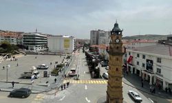 SEÇiM TARiHi BELLi OLDU:  KULiSLER HAREKETLENDi