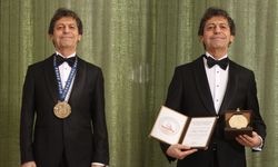 Dünyaca Ünlü Yazar Akif Manaf 2025 Yılı International Peace Prize Ödülü’nü Aldı