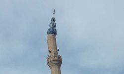 Yerköy’de Şiddetli Fırtına Dehşet Saçtı: Cami Minaresi Uçtu