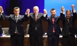 Cumhurbaşkanı Erdoğan Rozeti Taktı: Yozgat’tan AK Parti’ye Kritik Katılım