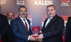 BBP 33. Yılını Kutladı: Yozgatlı Belediye Başkanına Anlamlı Plaket
