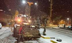 Yozgat’ta Kar Mesaisi Aralıksız Sürüyor: Yollar ve Kaldırımlar İçin Seferberlik
