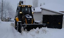 Yozgat Akdağmadeni’nde Karla Mücadele Aralıksız Sürüyor