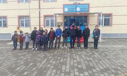 Akdağmadeni'nde Okul Çevresinde Kuş Uçmuyor