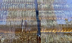 Altın Piyasasında Sert Hareket: Gramdan Çeyreğe Fiyatlar Neden Hızla Geriliyor?