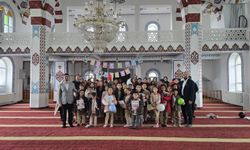 Ramazan’da Anlamlı Buluşma: Minik Kalplere Kur’an Hediyesi