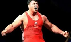 Rıza Kayaalp Göğsümüzü Kabarttı: Tebrikler Şampiyon