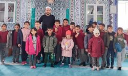 Minikler Cami Ziyaret Etti, Ortaya Renkli Görüntüler Çıktı