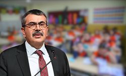 Milli Eğitim Bakanı Tekin Duyurdu: Ara Tatil Kalkıyor mu?