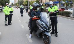 Motosiklette Akrobasi Yapana 46 Bin TL Ceza, 60 Gün Ehliyet Geri Alınacak