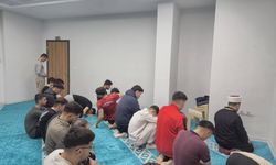KYK Yurdunda İlk Teravih Heyecanı: Gençler Ramazan’a Dualarla Başladı