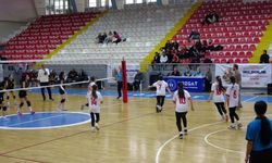Yozgat'ta Voleybol Yıldızlar Türkiye Yarı Finali Başladı