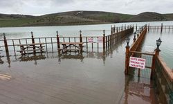Yozgat’ta Karlar Eridi, Millet Bahçesi Göleti Doldu Taştı