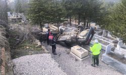 Yozgat’ta Trafik Kazası: Otomobil Mezarlığa Uçtu