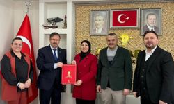 AK Parti Yozgat Kadın Kollarında Bayrak Değişimi