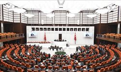 Babalık izni kaç güne çıktı? TBMM onayladı: Doğum izni ve sosyal medya yasasında tüm detaylar!