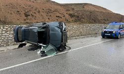Yozgat-Çorum Karayolu’nda Kaza: Devrilen Otomobilde 5 Kişi Yaralandı