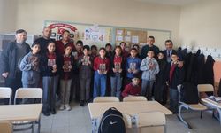 Yozgat’ta Öğrencilerle Buluştu: “Hediyem Kur’an Olsun” Projesi Işık Tuttu