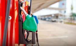 Akaryakıt fiyatlarına indirim geldi mi? Motorin ve benzin litre fiyatı ne kadar oldu?