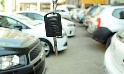 Altın yükseldi, otomobil piyasası durdu: Araç alacaklar frene bastı